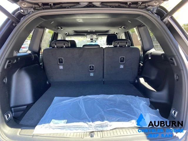 New 2026 Baltic Gray Metallic Clear-Coat Exterior Paint Jeep Laredo image 10