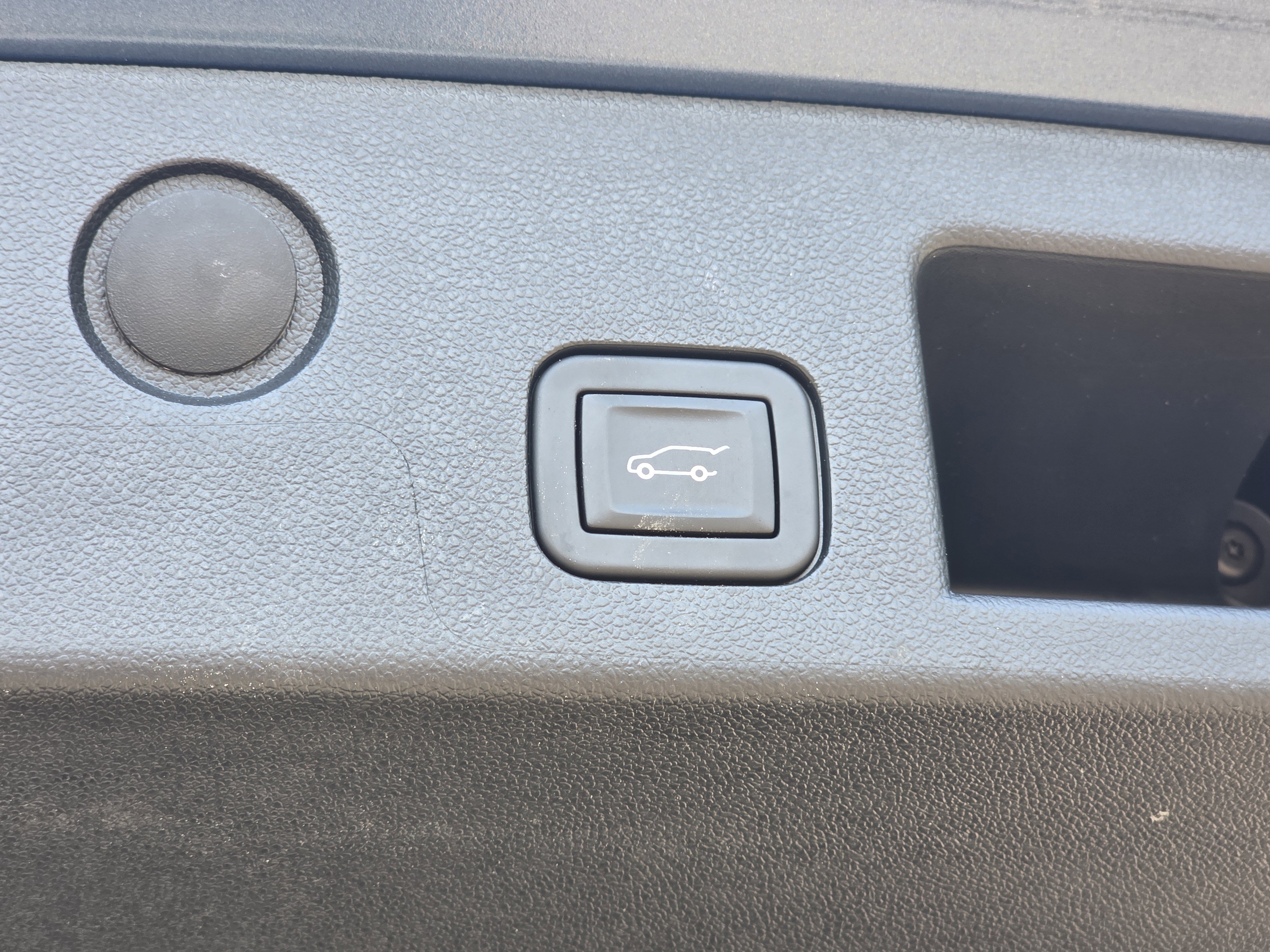 Used 2025 Lakeshore Blue Metallic Chevrolet AWD LT image 30