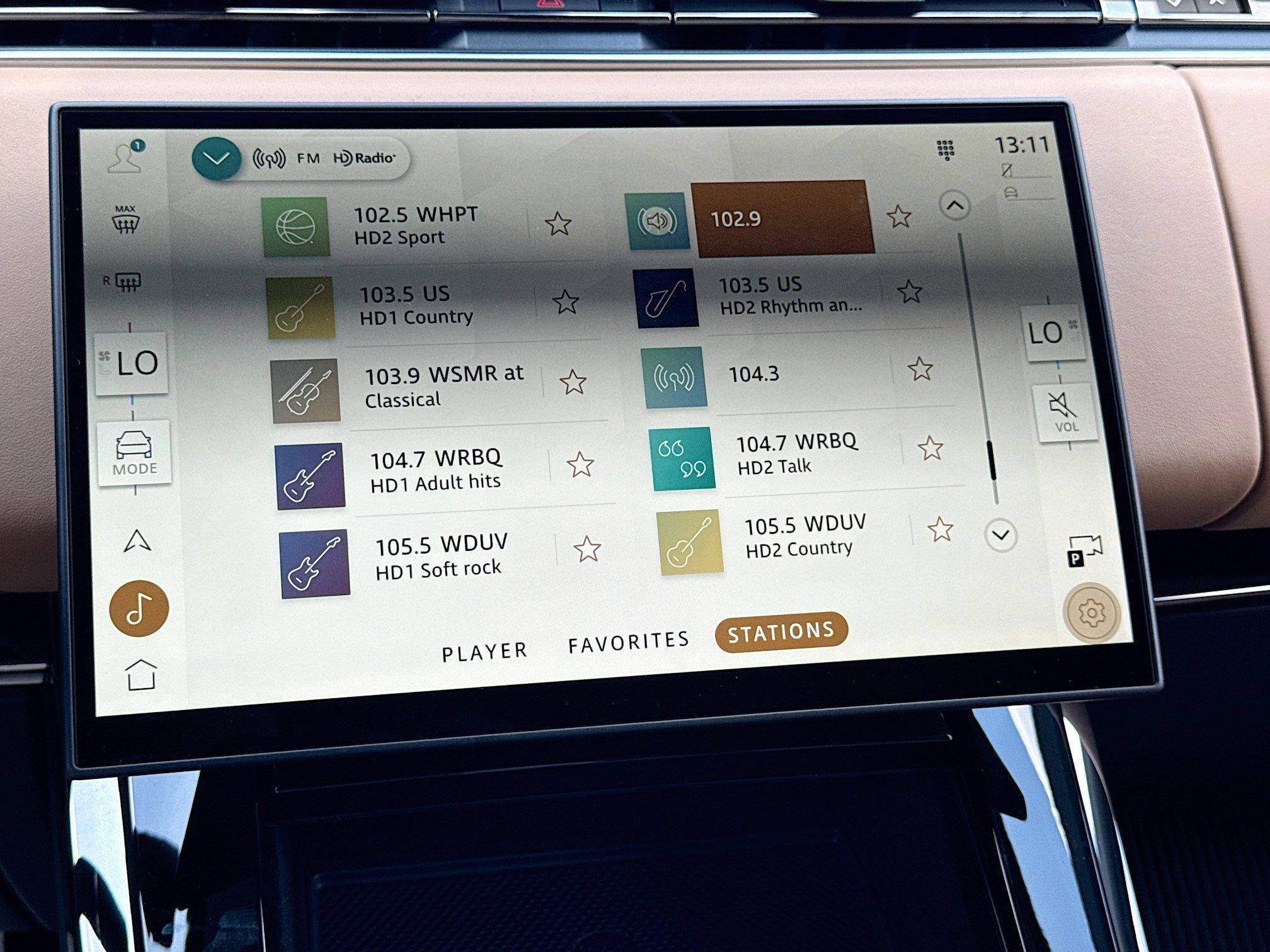 New 2026 Fuji White LAND ROVER SE image 31