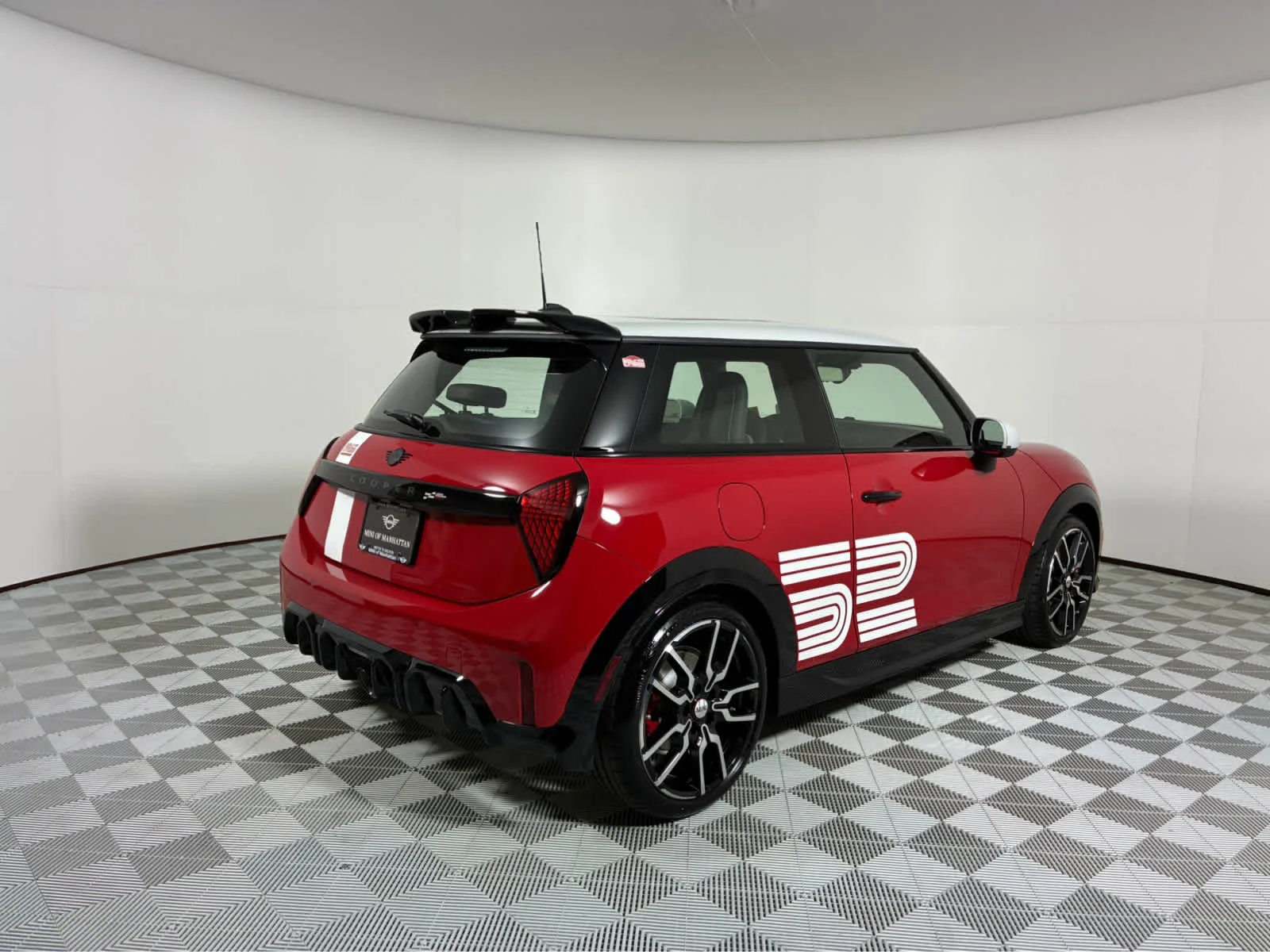 New 2026 Chili Red II MINI Iconic image 3