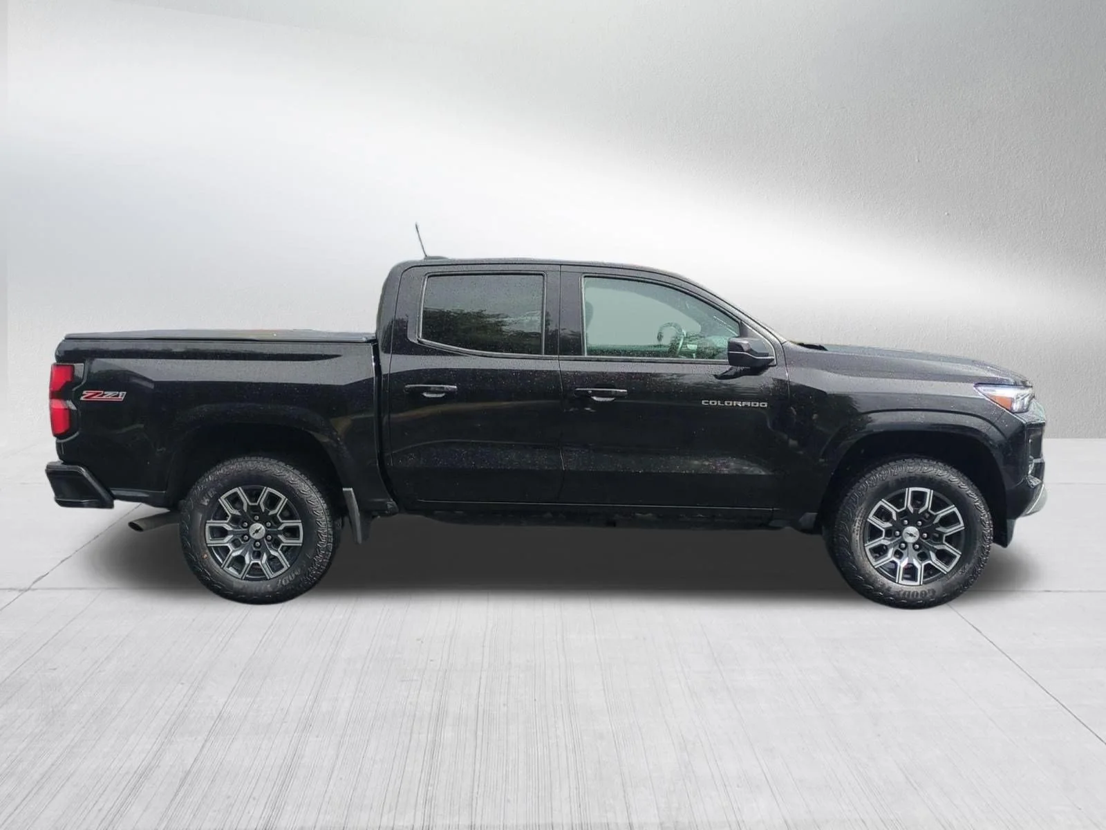Used 2023 Black Chevrolet 4WD Z71 image 6