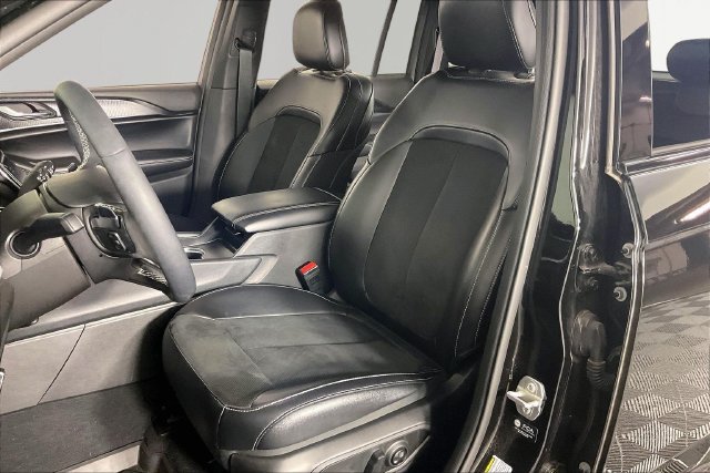 Used 2024 Black Jeep Altitude image 18