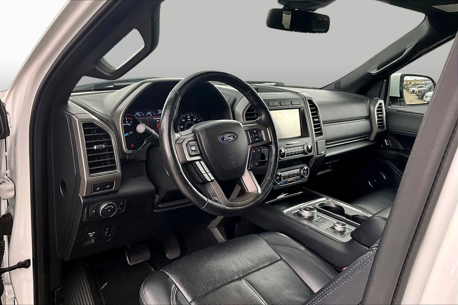 Used 2019 Oxford White Ford XLT image 17