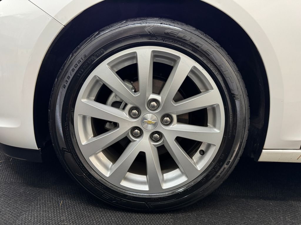 Used 2013 White Chevrolet LT image 12