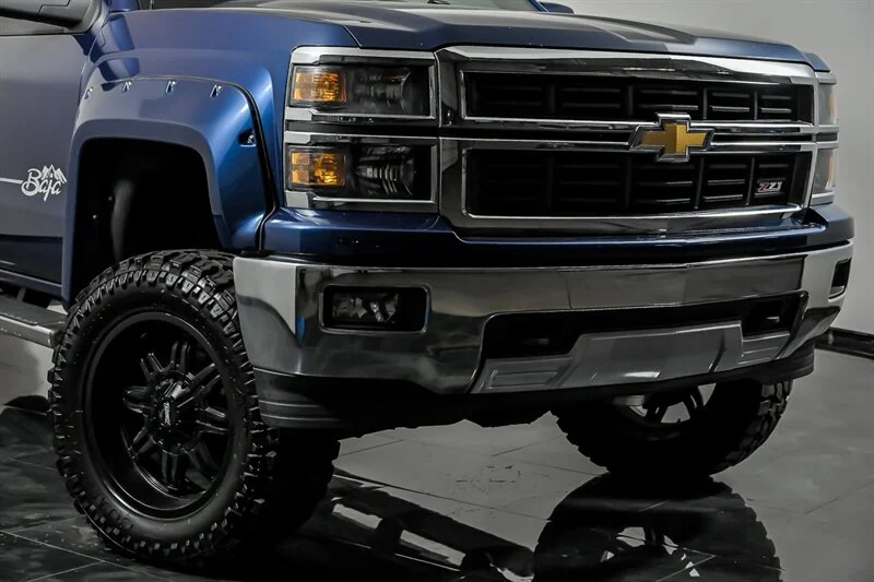 Used 2015 Deep Ocean Blue Metallic Chevrolet LT Z71 image 2
