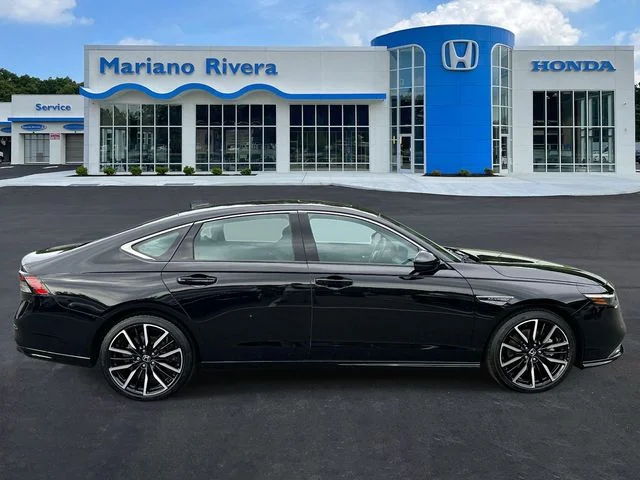 Certified Used 2023 Crystal Black Pearl Honda Touring image 4