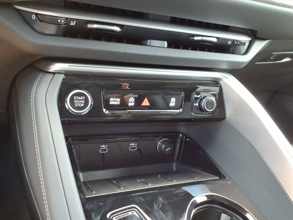 New 2026 Florett Silver Metallic Audi Premium image 18