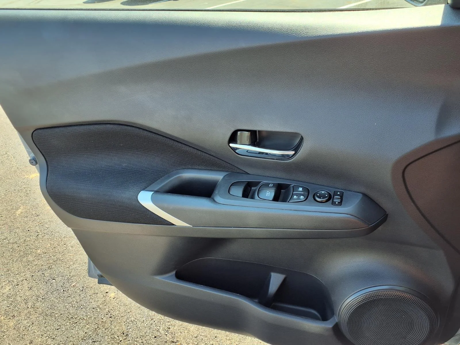 Used 2022 Boulder Gray Pearl Nissan SV image 16