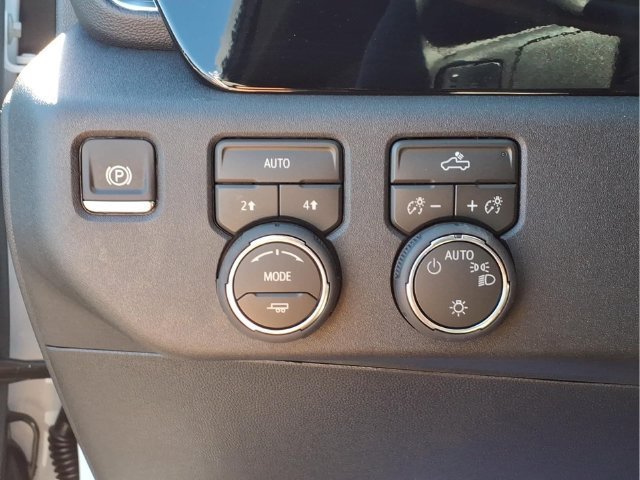 New 2026 Summit White Chevrolet LT (2FL) image 12