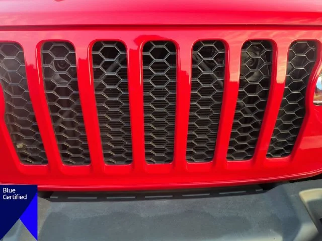 Used 2023 Red Jeep Sport S image 37