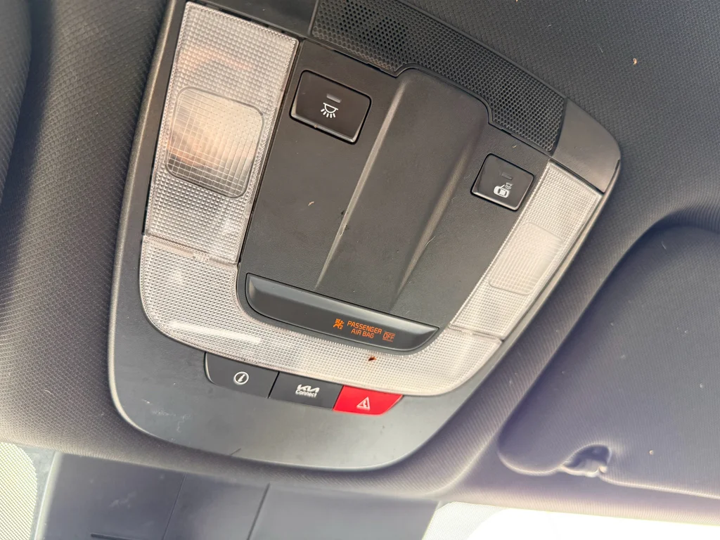 Used 2023 Silky Silver Kia SX Prestige image 22