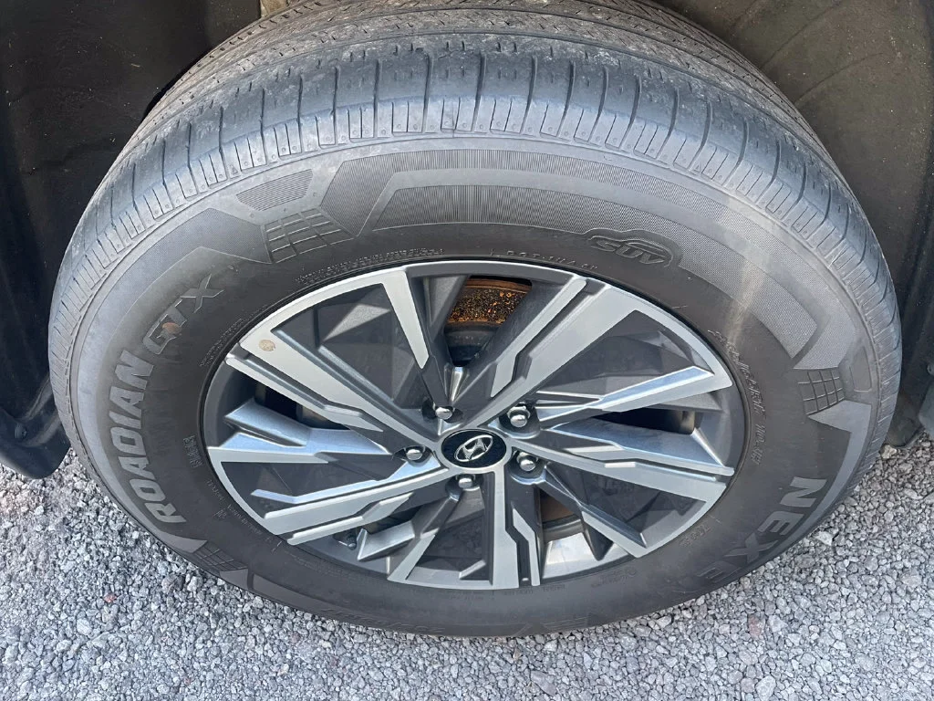 Used 2024 Gray Hyundai Blue image 5