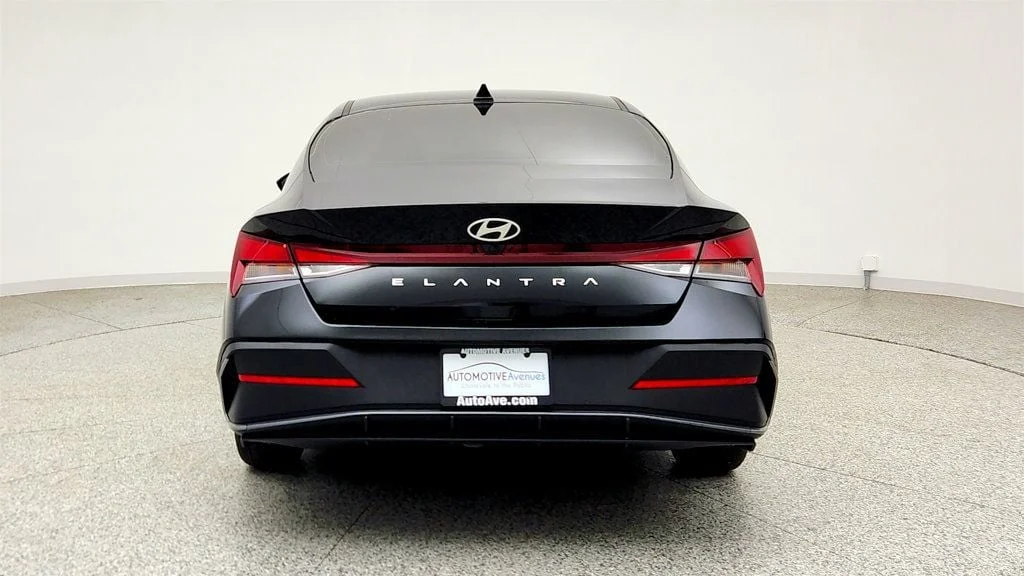 Used 2024 Abyss Black Hyundai SEL IVT image 6
