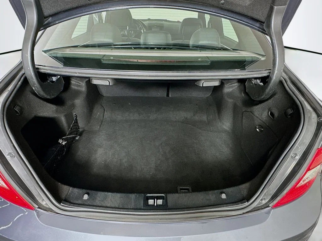Used 2011  Mercedes-Benz C 300 image 25