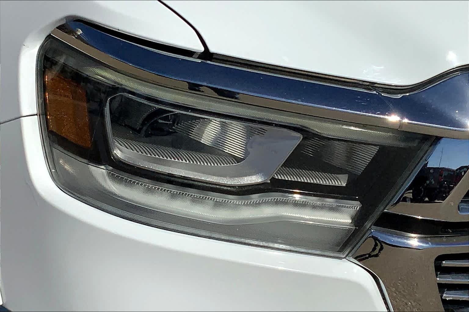 Used 2020 Bright White Clearcoat Ram Laramie image 28