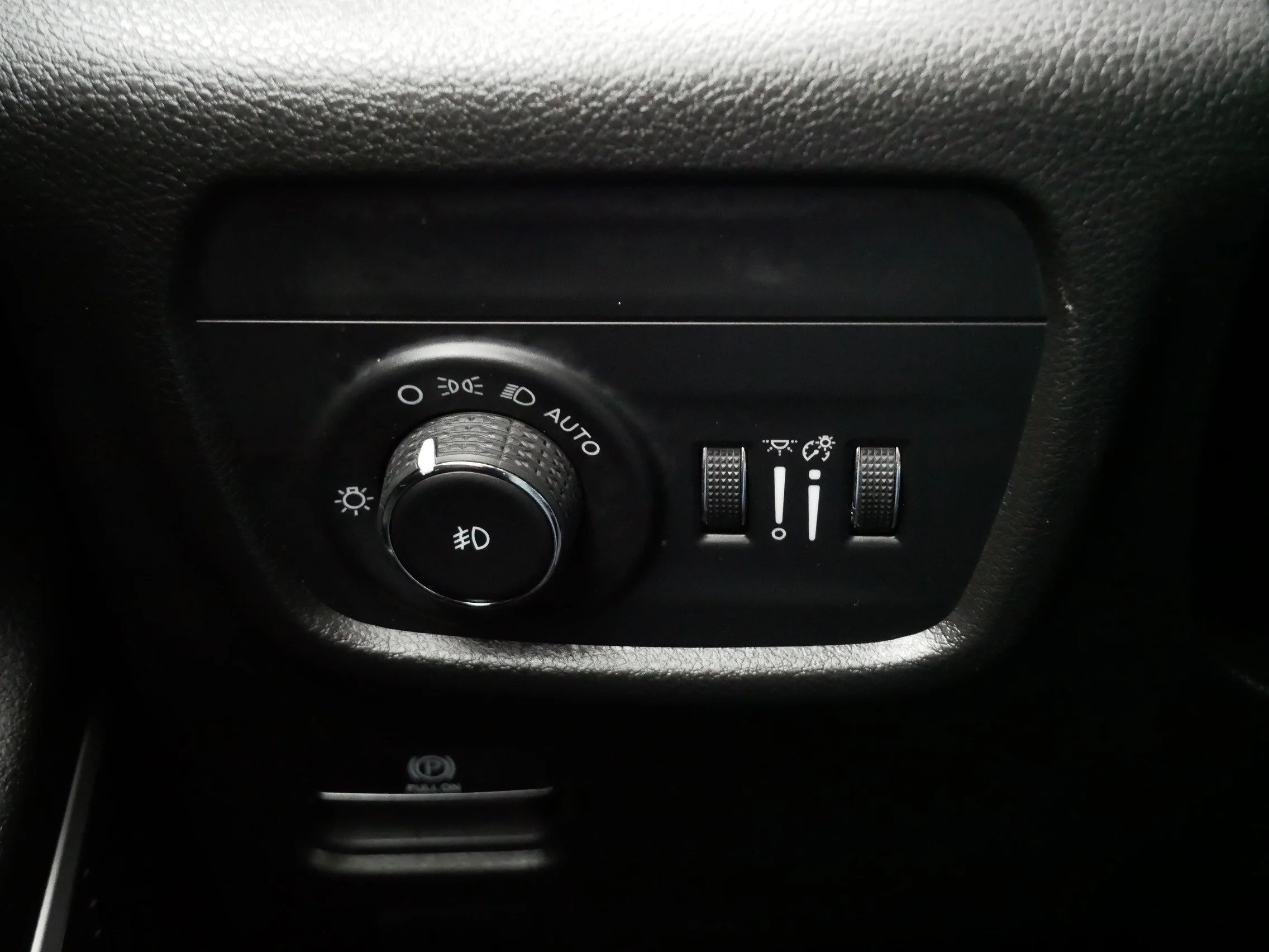 Used 2023 Velvet Red Pearlcoat Jeep Limited image 26