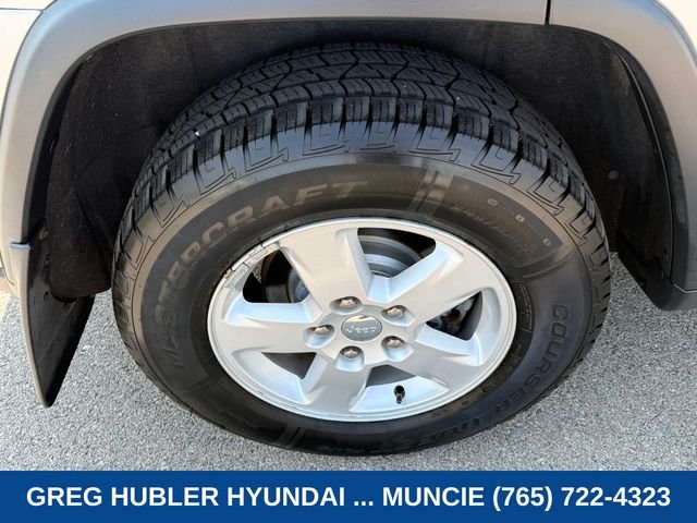 Used 2013 Silver Jeep Laredo image 11