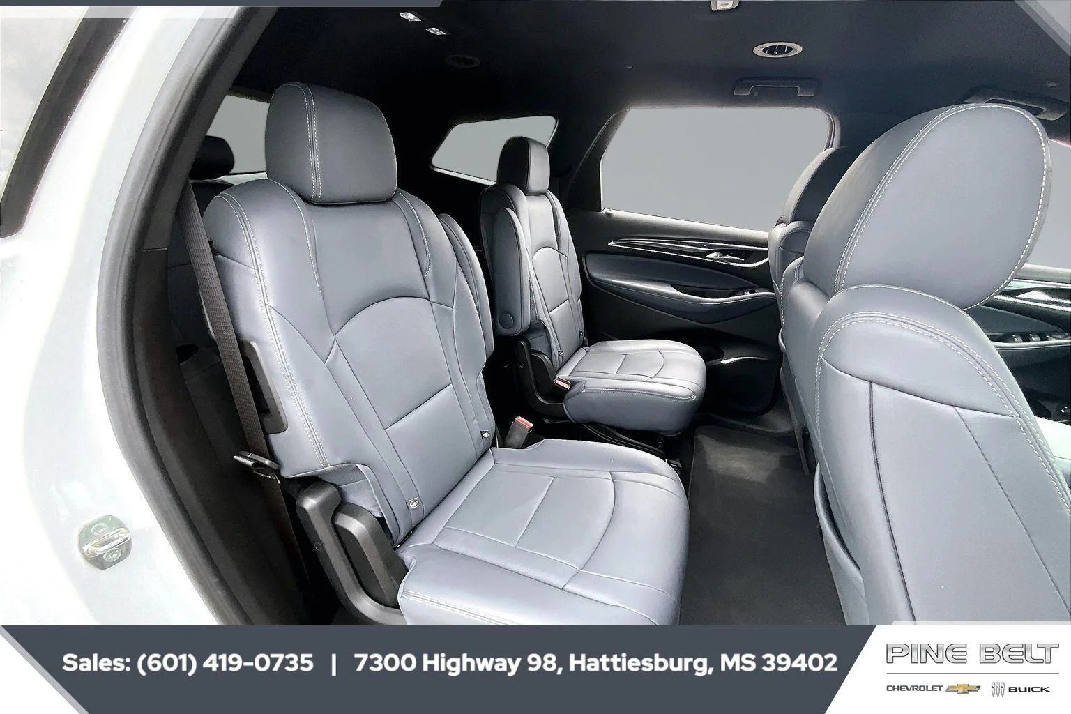 Used 2023 Summit White Buick Essence image 20