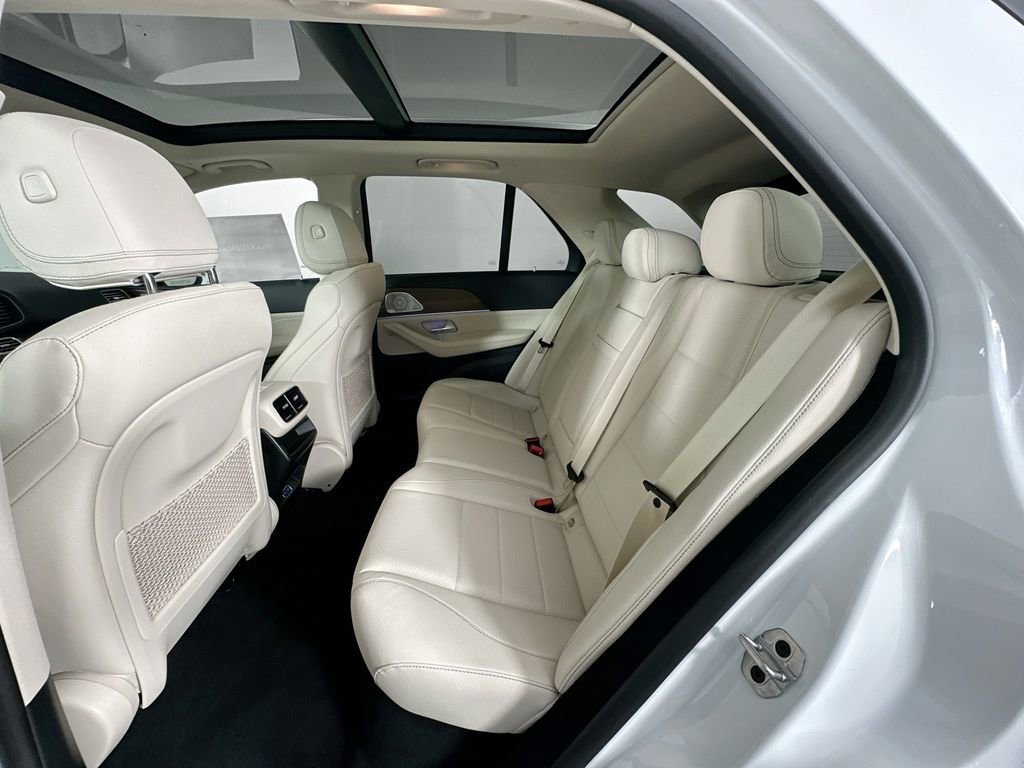 New 2026 MANUFAKTUR Moonlight White Metallic Mercedes-Benz GLE 450 image 60