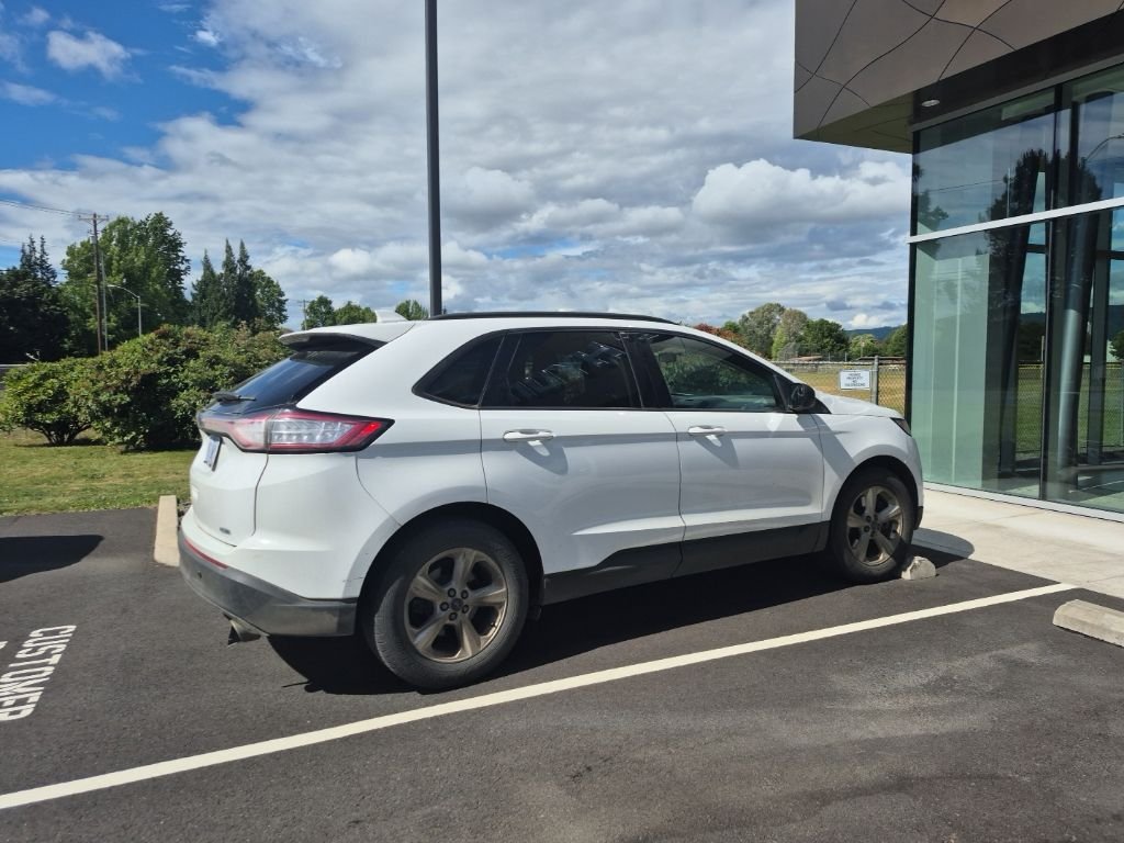 Used 2015 Oxford White Ford SE image 5