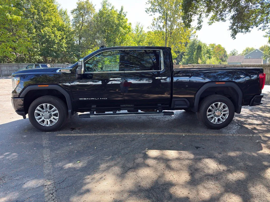 Used 2021 Black GMC Denali image 19