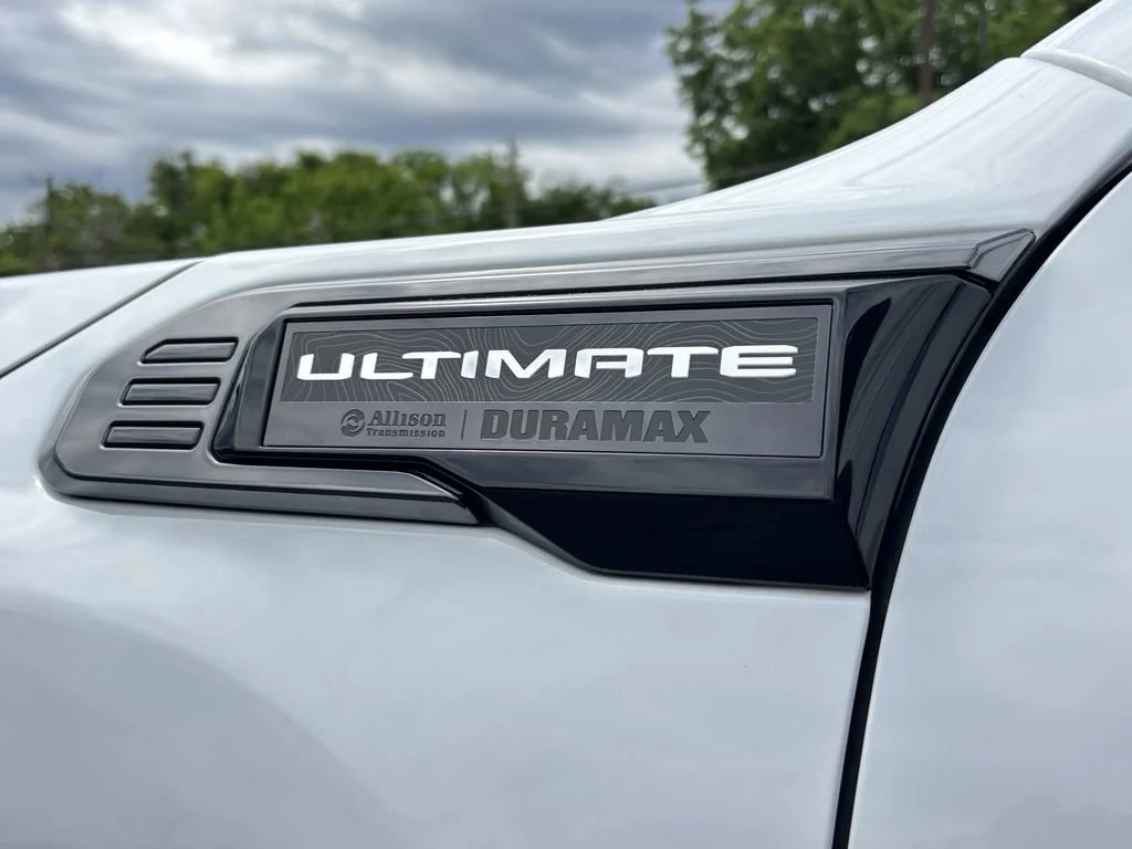 Used 2024 Summit White GMC AT4 image 13