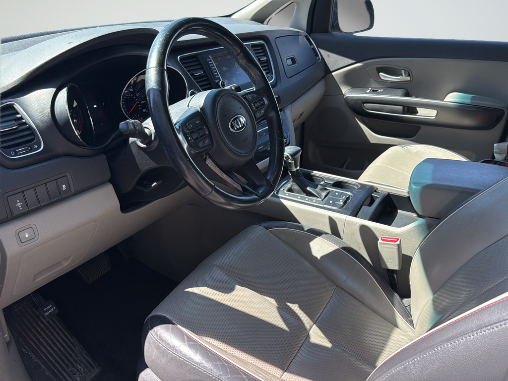 Used 2017 Red Kia LX image 21