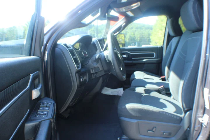 Used 2025  Ram Big Horn image 15