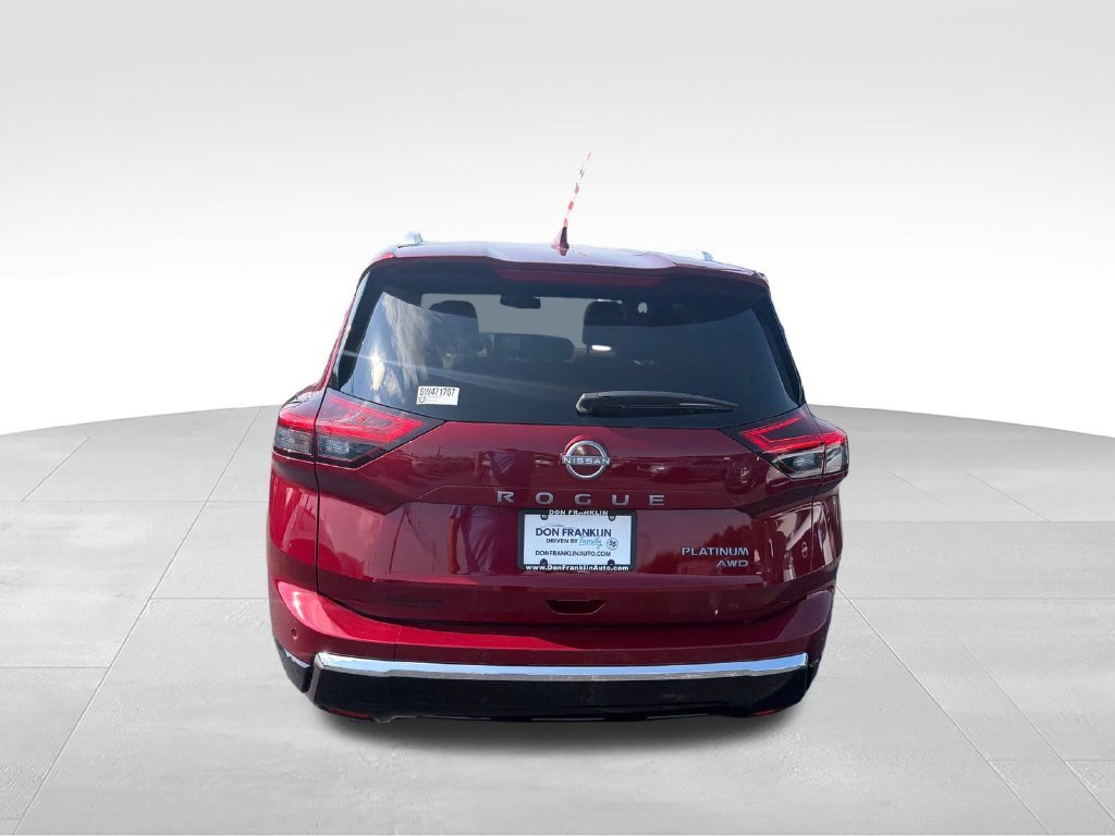 Used 2025 Red Nissan Platinum image 4