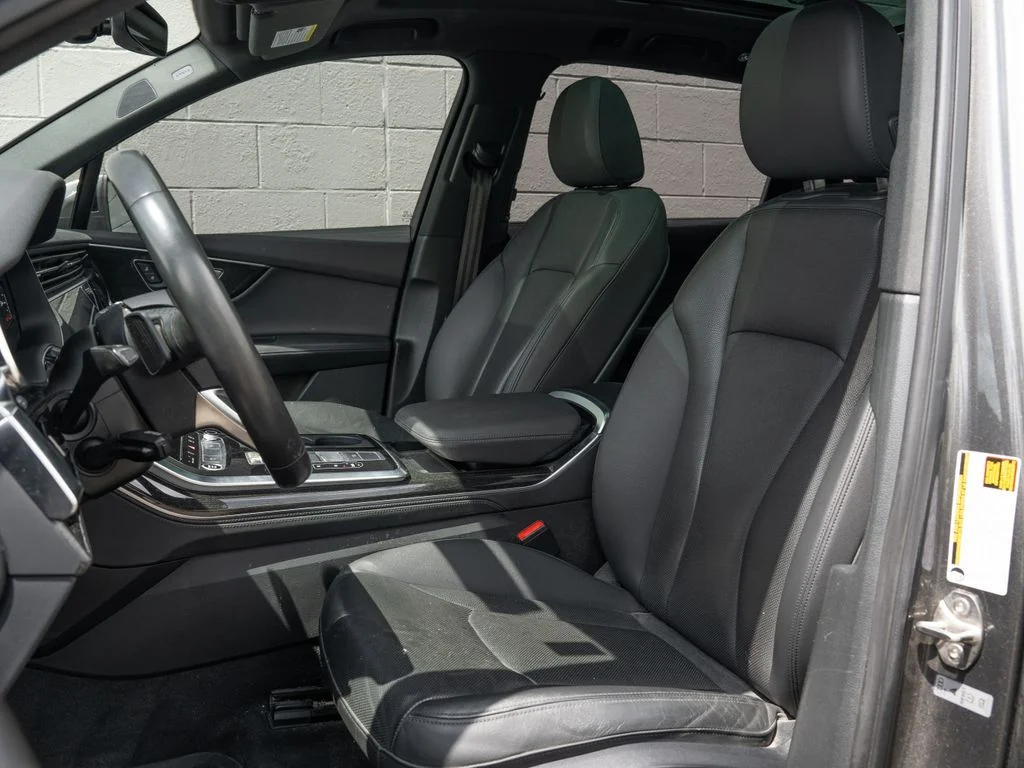 Used 2021 Gray Audi 55 Prestige image 5