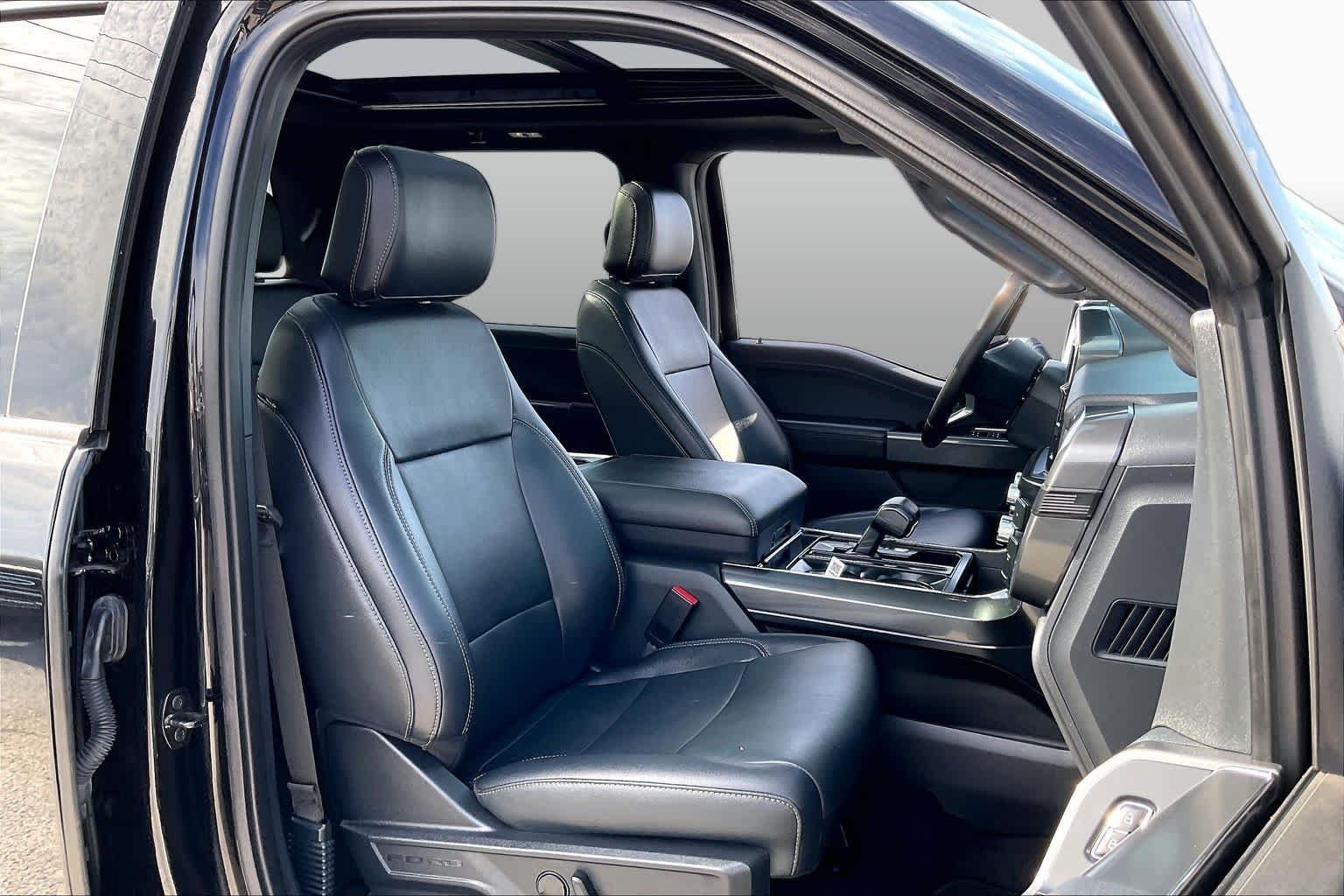 Used 2023 Agate Black Metallic Ford XLT image 9