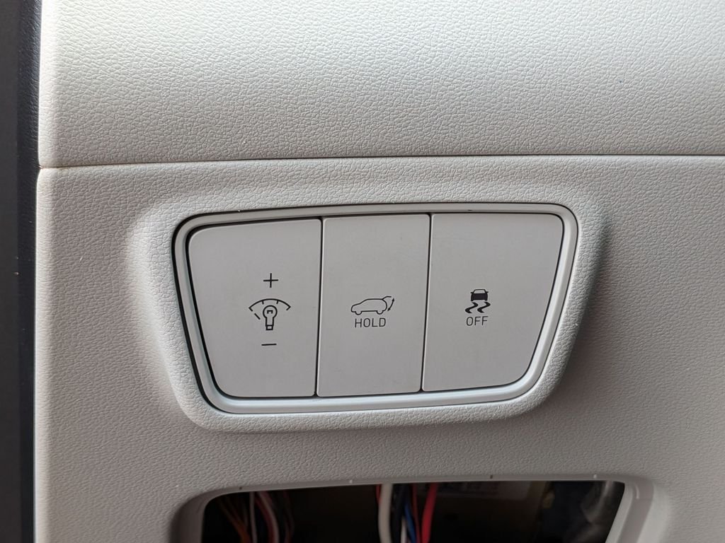 Used 2023 Red Hyundai SEL image 14