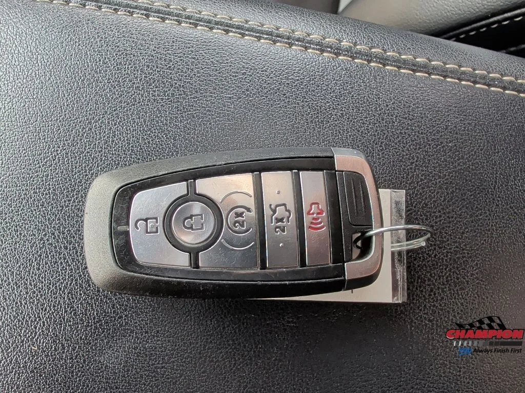 Used 2019  Ford ST image 31