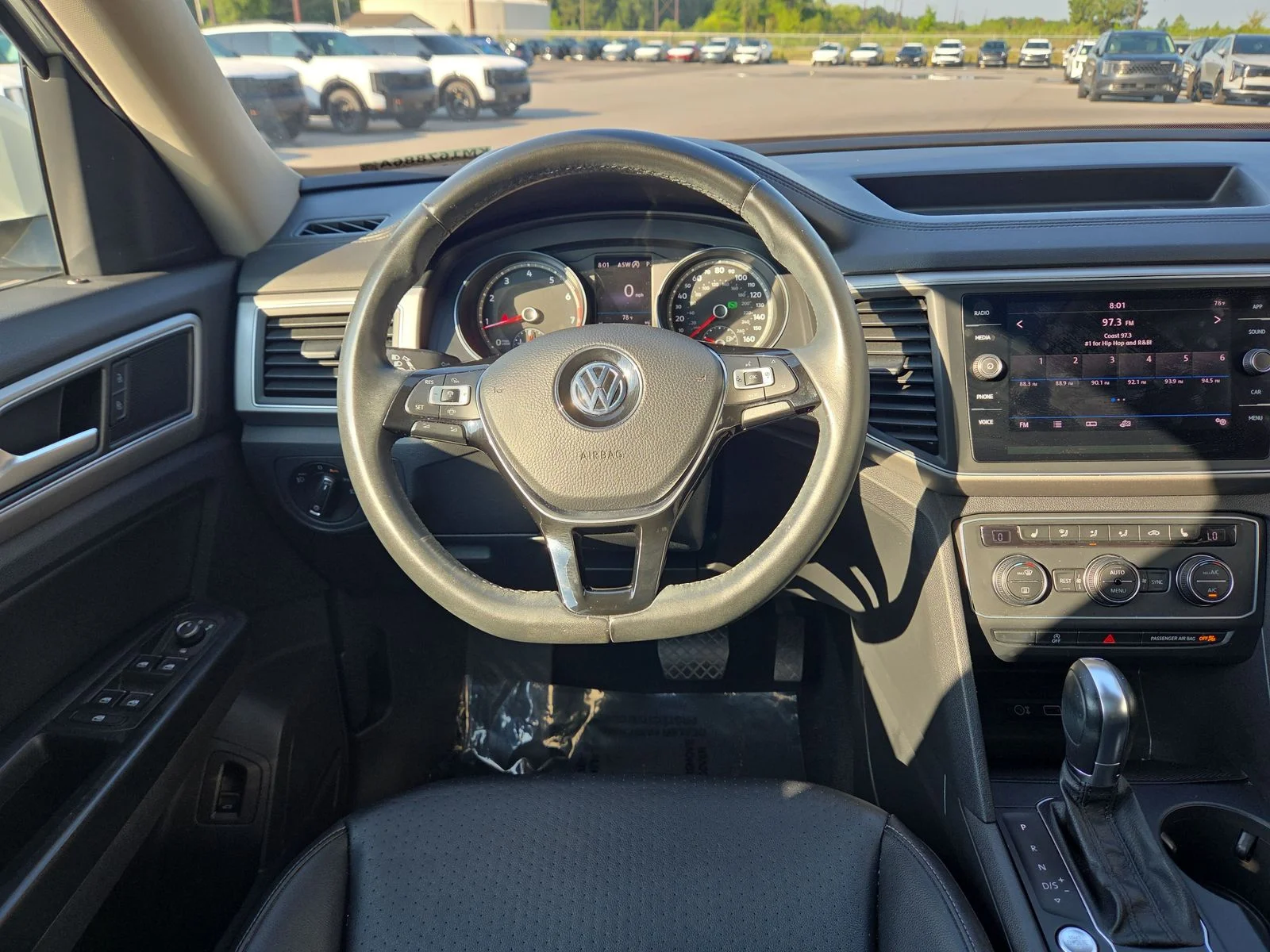 Used 2019 Pure White Volkswagen 2.0T SE w/Technology image 14