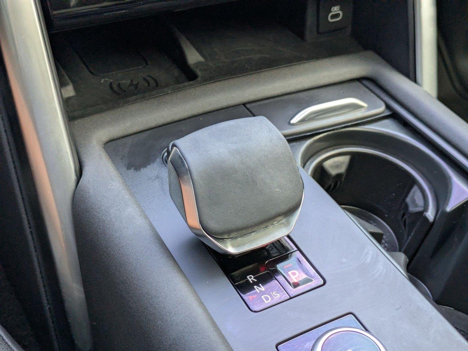 Used 2024 Fuji White Land Rover S image 24