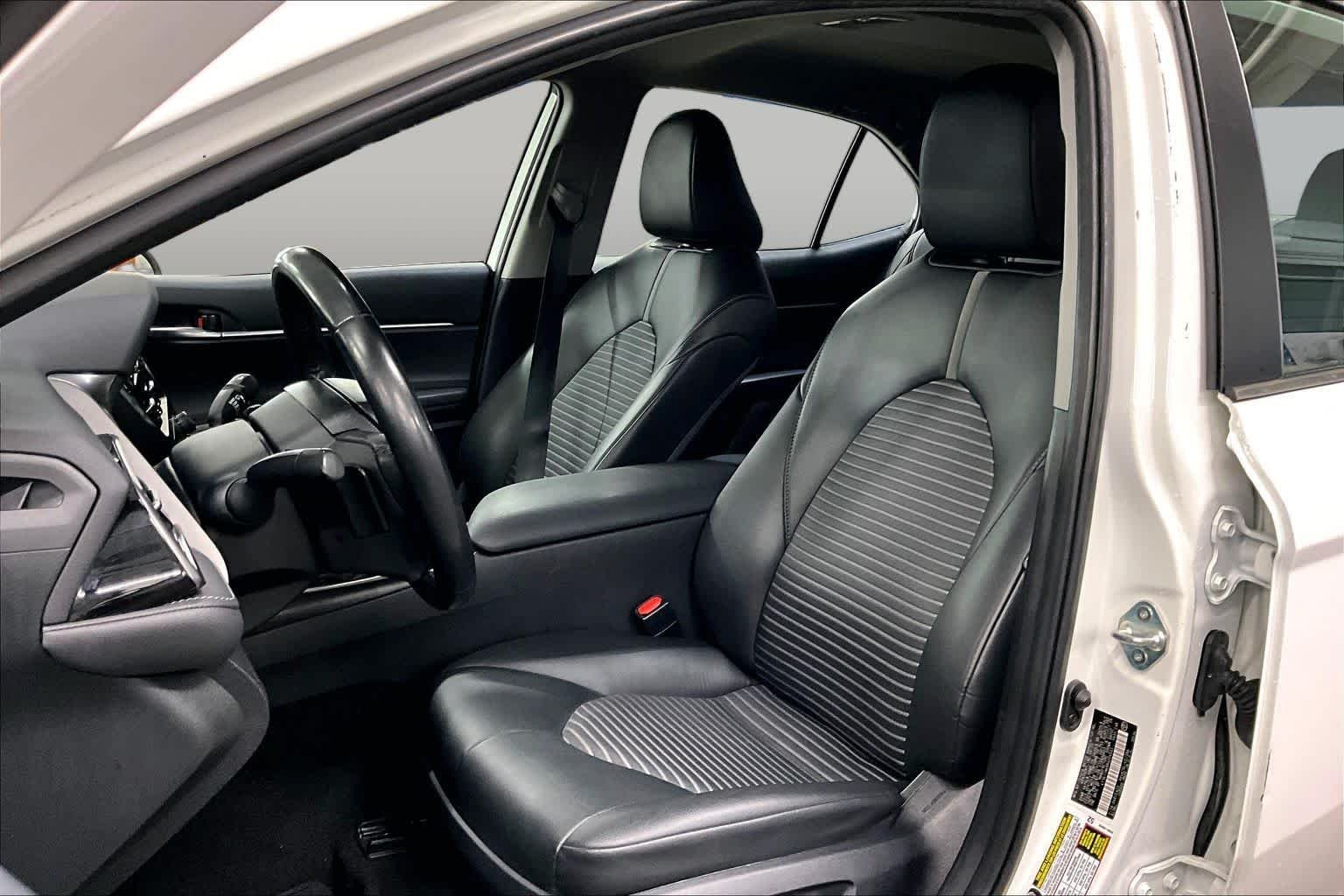 Used 2024 Ice Cap Toyota SE image 8