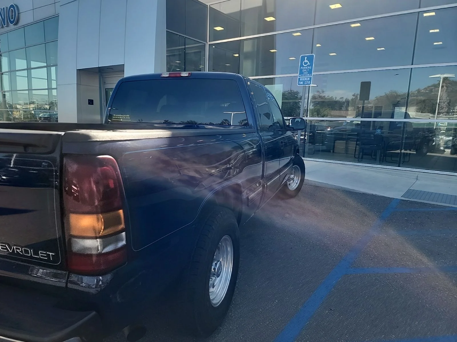Used 2001 Blue Chevrolet LS image 7
