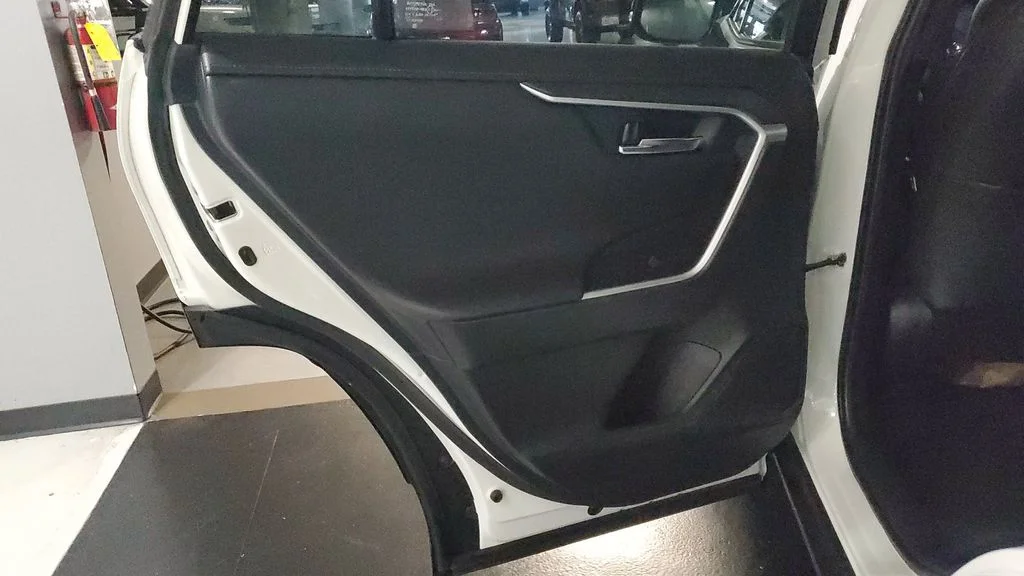 Used 2022 White Toyota XSE image 18