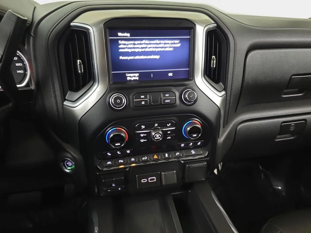 Used 2020 Iridescent Pearl Tricoat Chevrolet LTZ image 22