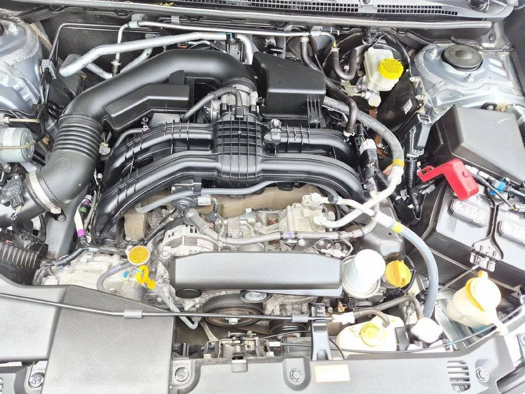 Used 2020 Silver Subaru Base image 25