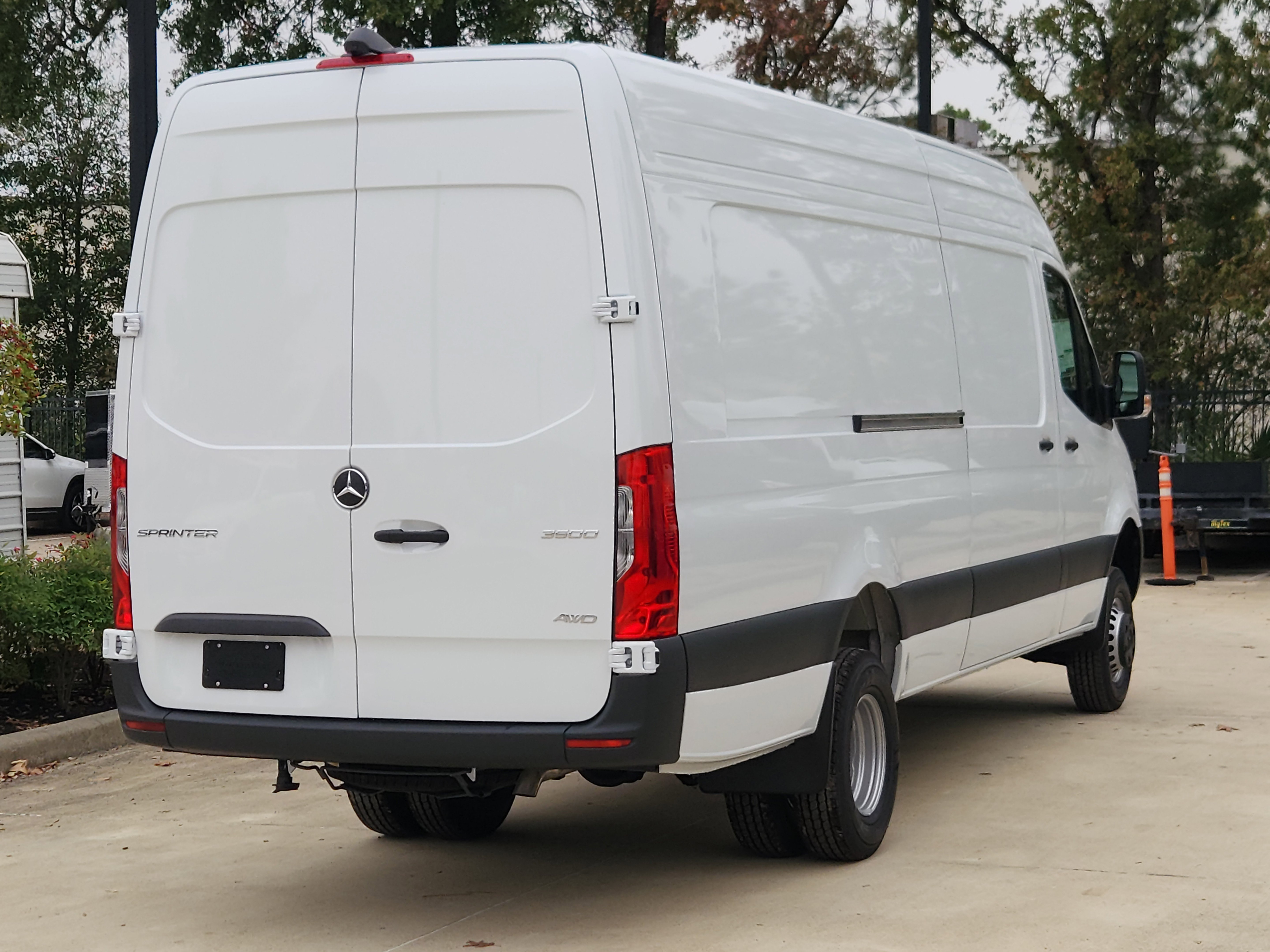 New 2026 Arctic White Mercedes-Benz Cargo 170 WB image 5