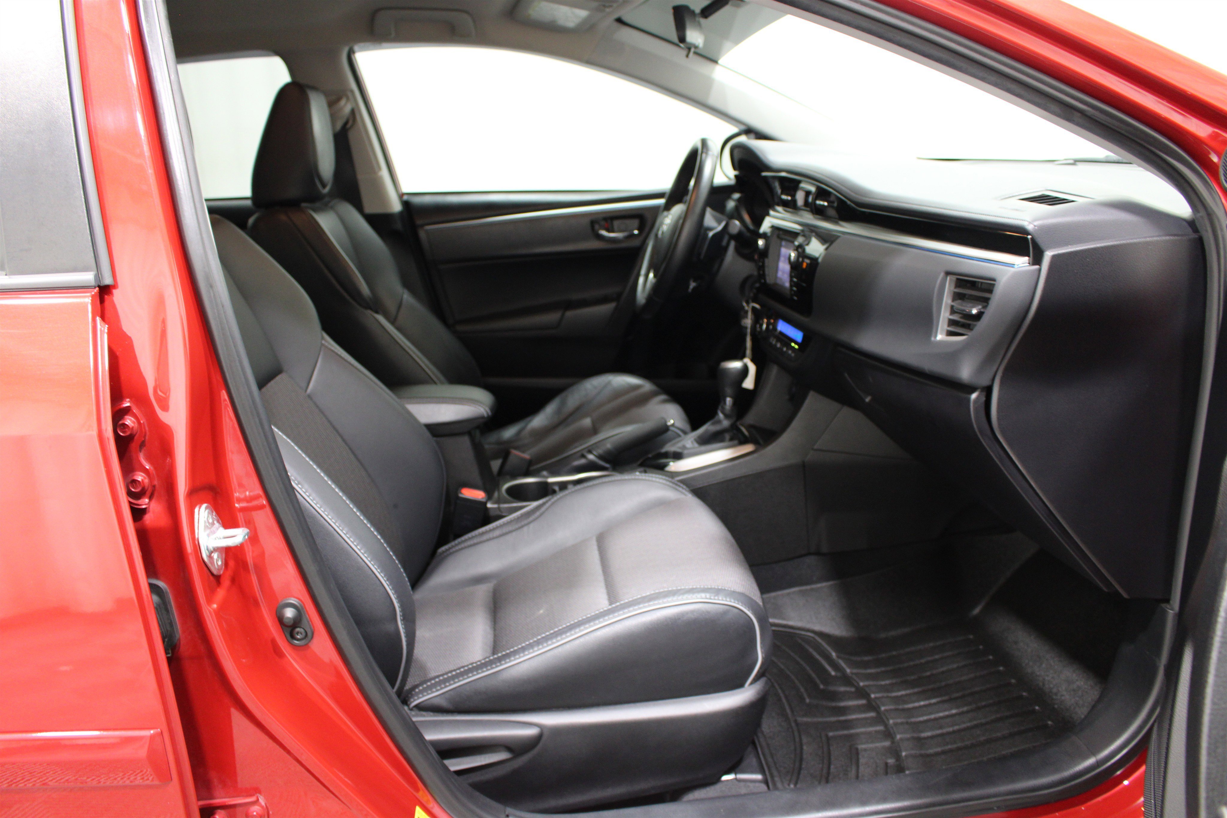 Used 2015 Red Toyota S Plus image 23