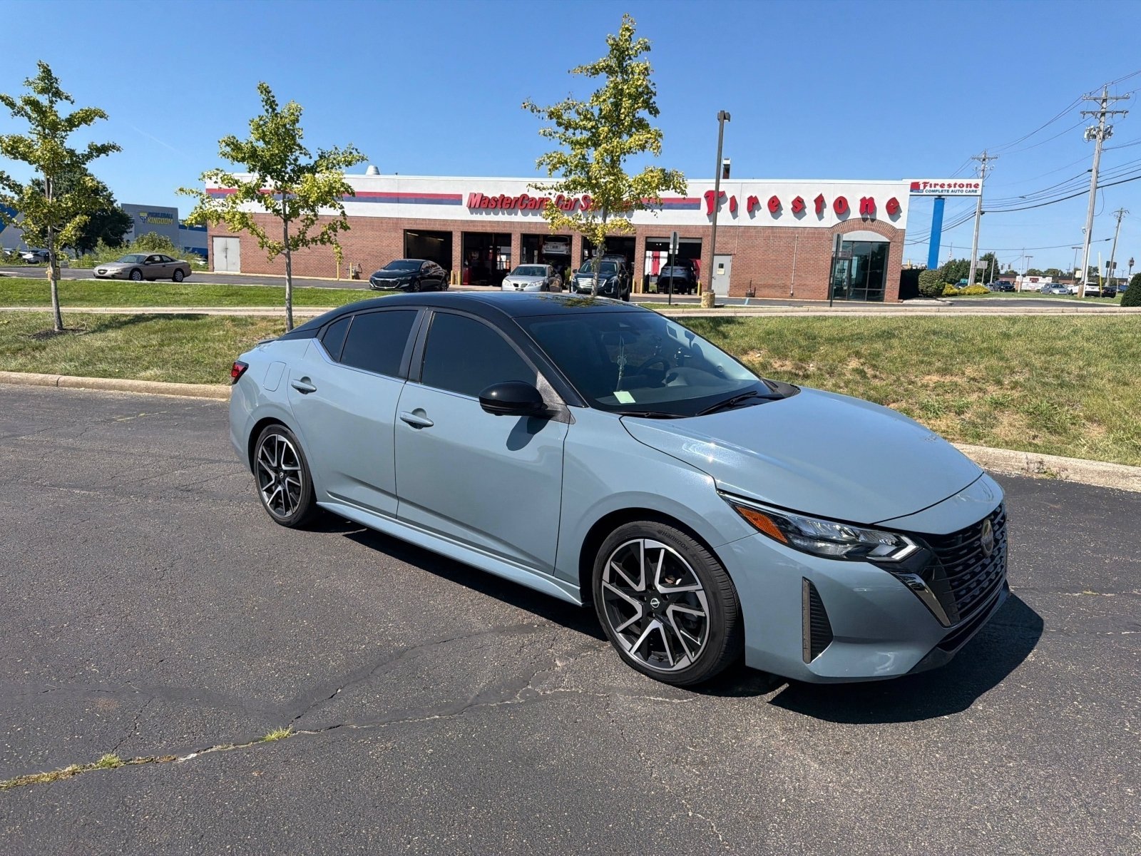 Used 2024 Atlantic Gray Metallic/Super Black Nissan SR image 22