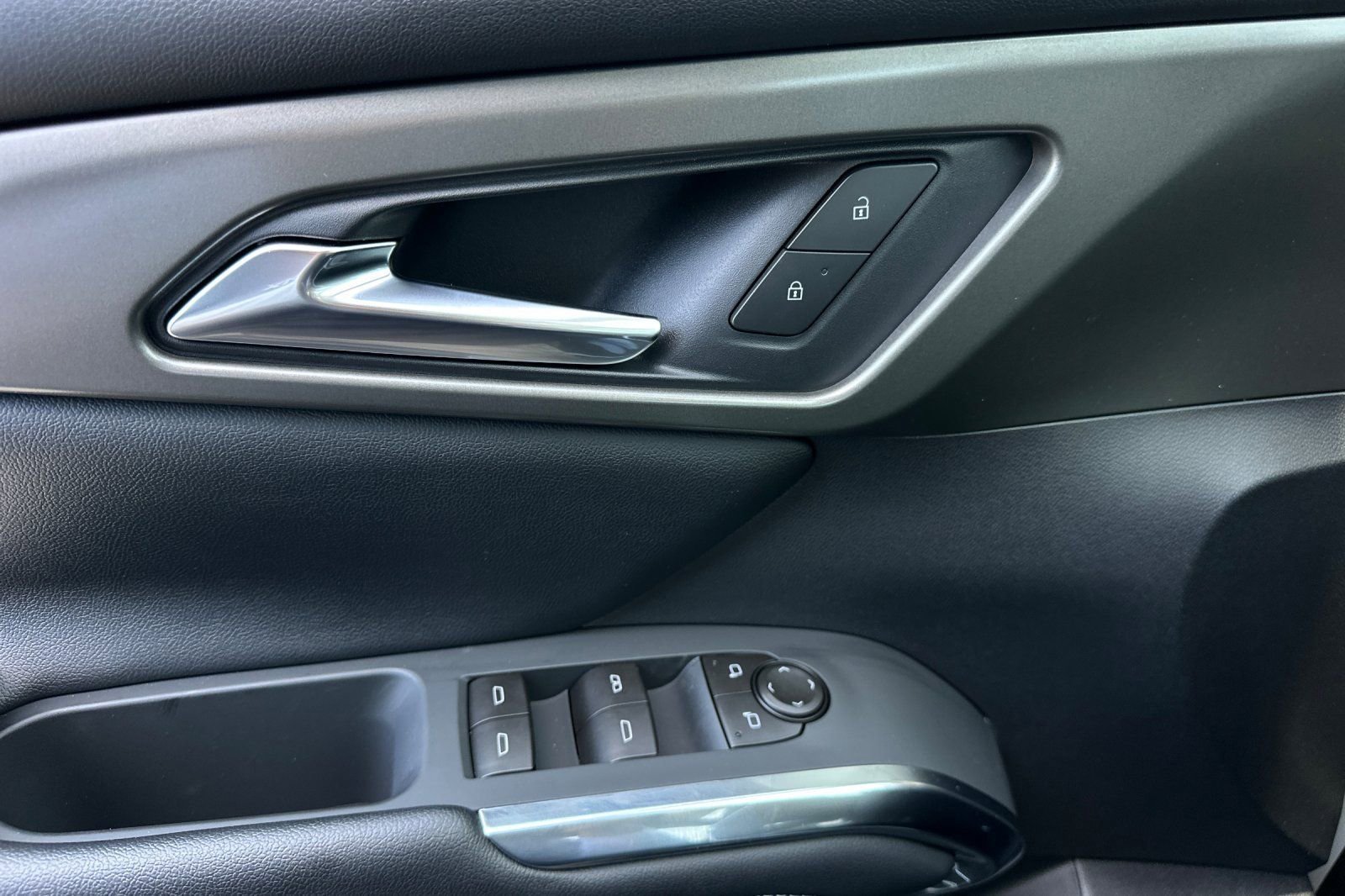 2026 Chevrolet Traverse LT - Photo 11