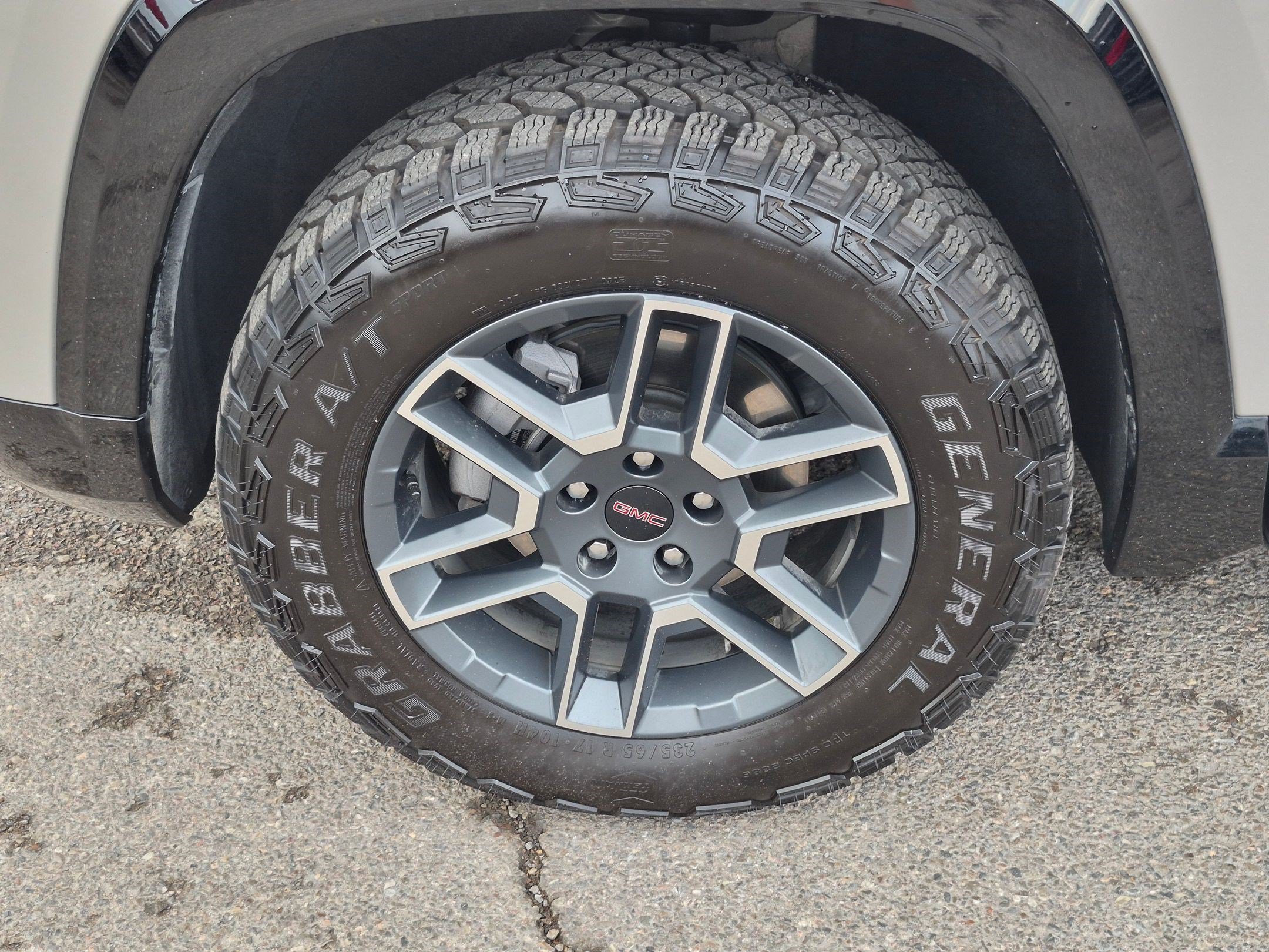 Used 2026 Riverstone Metallic GMC AWD AT4 image 11