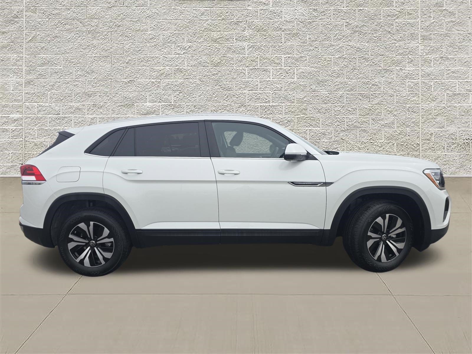 New 2026 Opal White Pearl Volkswagen 2.0T SE image 8