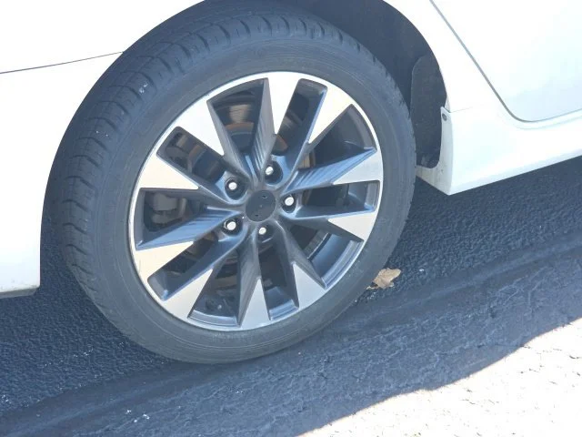 Used 2017 White Nissan SR image 5