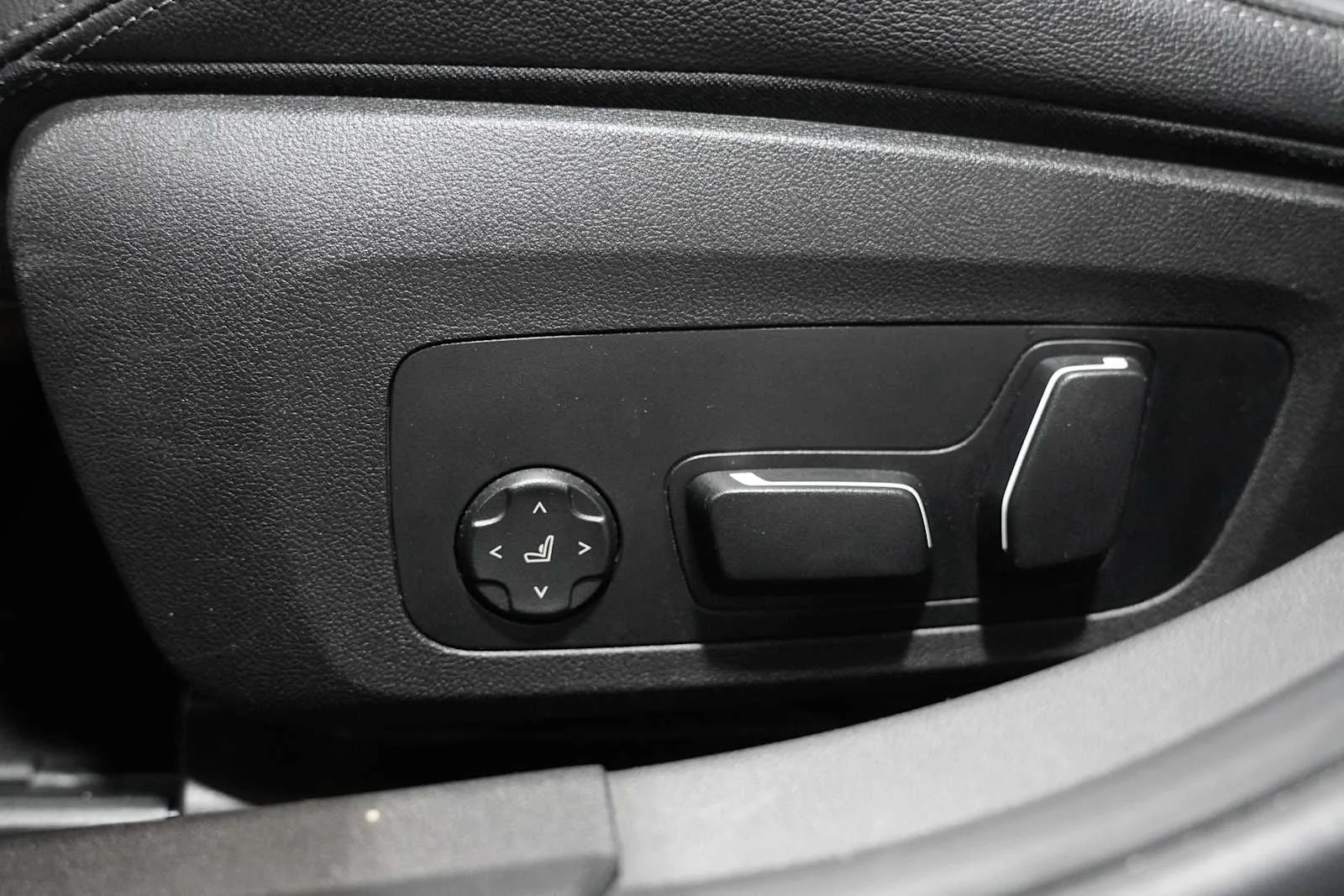 Certified Used 2024 Skyscraper Grey Metallic BMW 330i image 13