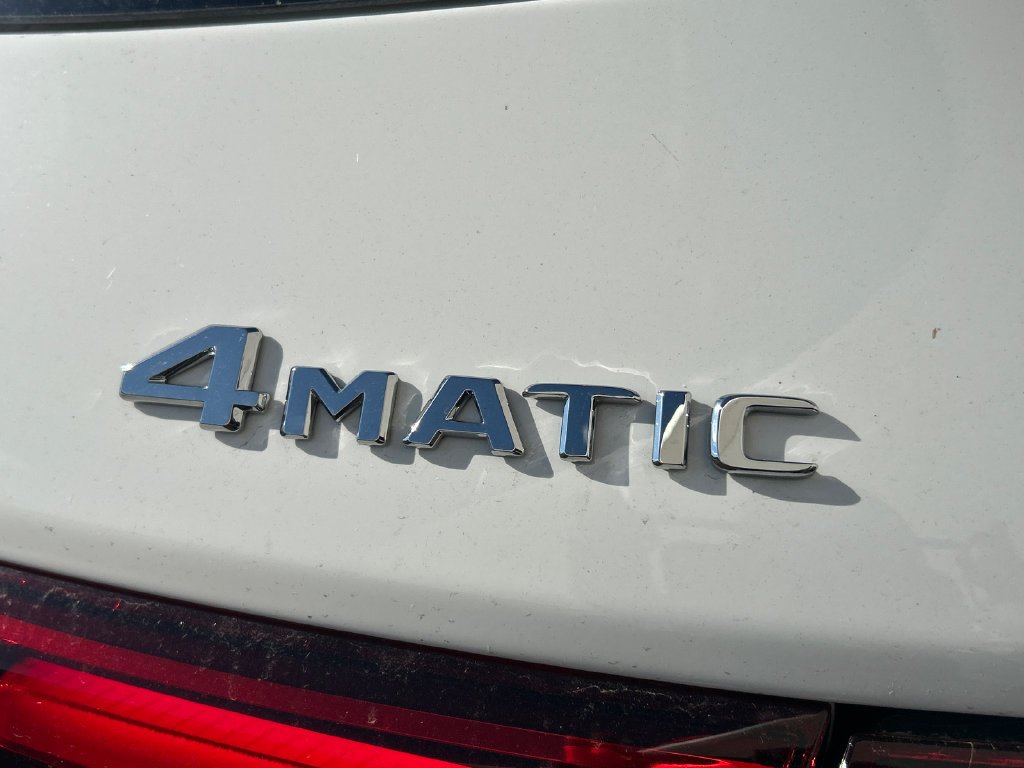 New 2026 Polar White Mercedes-Benz GLB 250 image 32