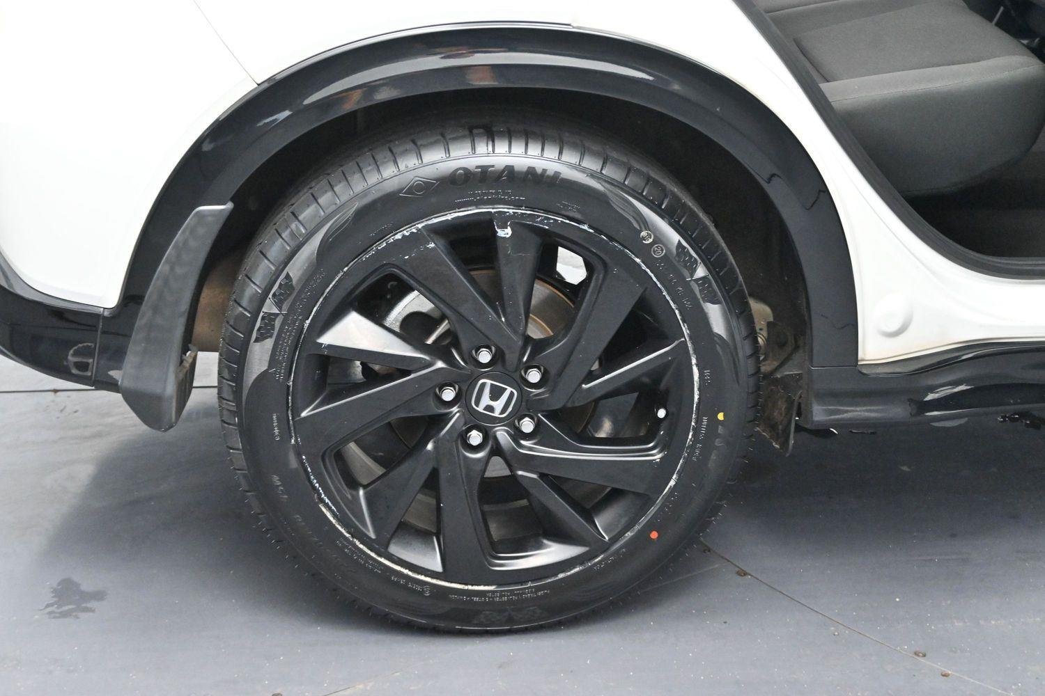 Used 2022 Platinum White Pearl Honda Sport image 29